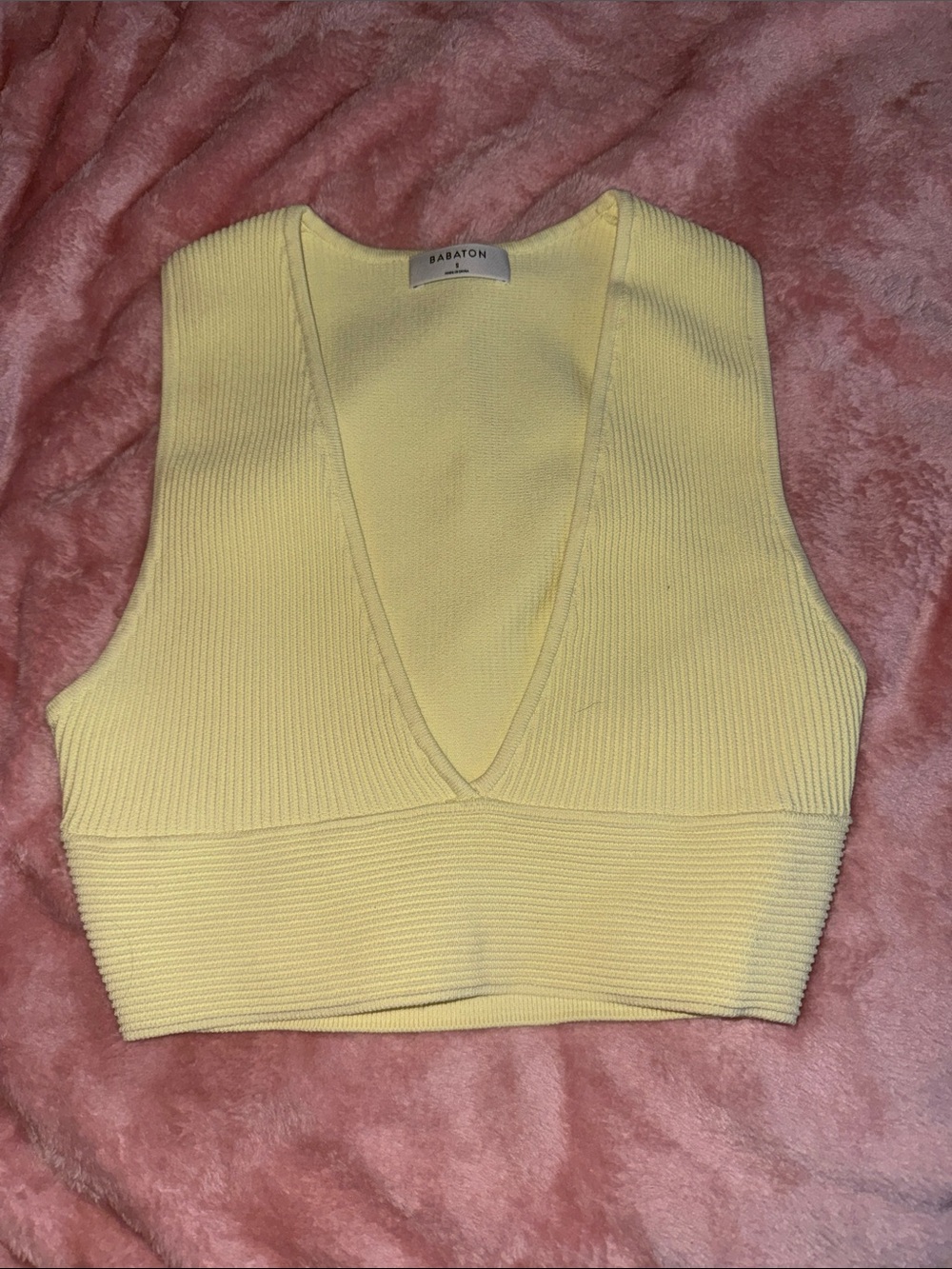 Babaton Pale Yellow Ribbed V-Neck Crop Top